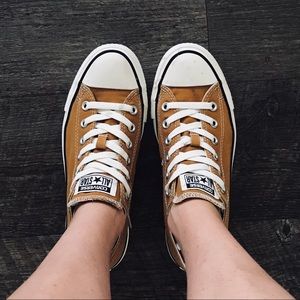 Low top Converse